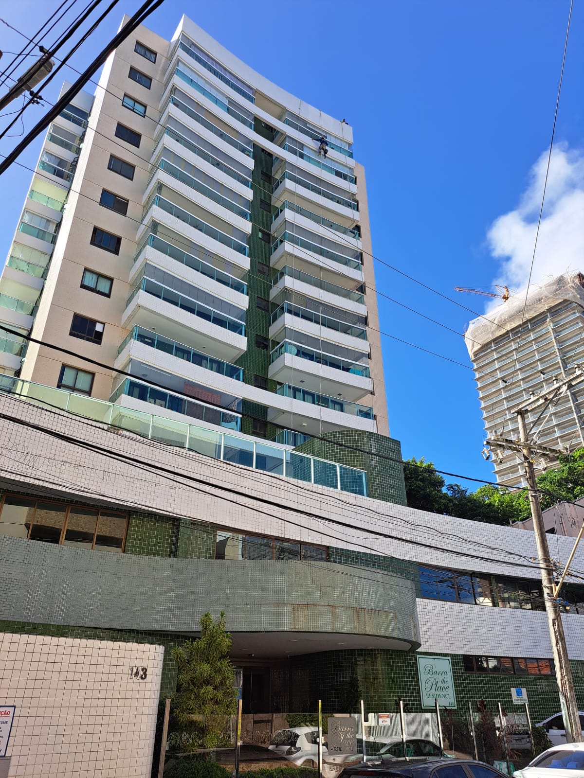 Apartamento no Cond. Barra The Place Residence - 10º Andar