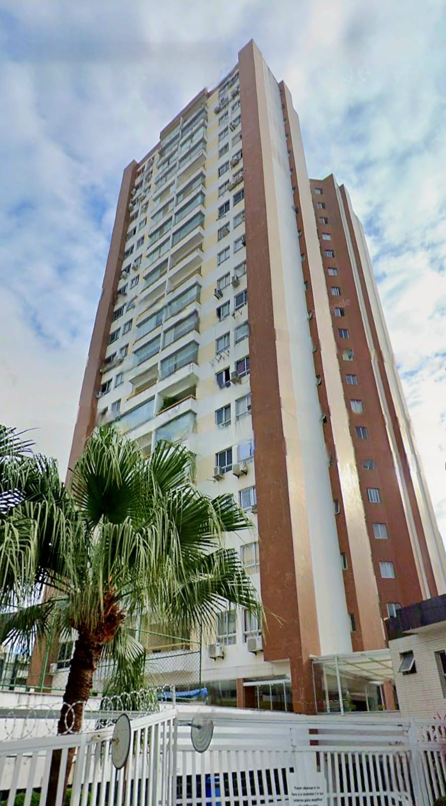 Apartamento no Edf. Mansão do Atlântico - Loteamento Aquarius